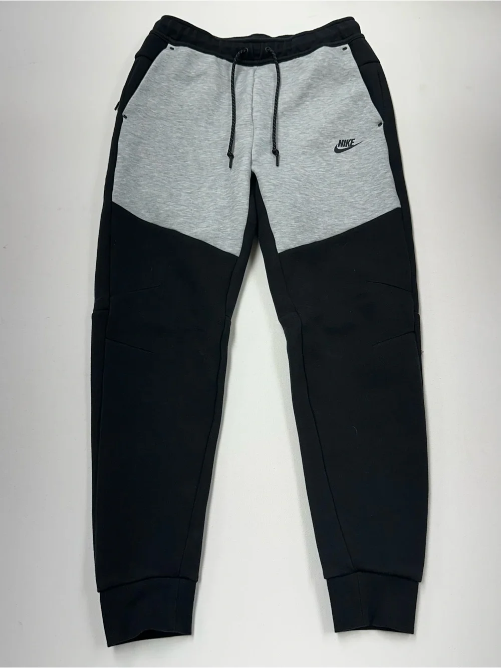 Nike Tech Fleece Joggers Sweatpants Men’s Medium Black Gray Active Training Gym